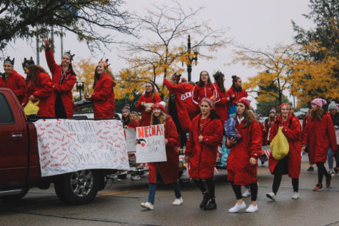 Students show their school spirit by attending the homecoming parade!
