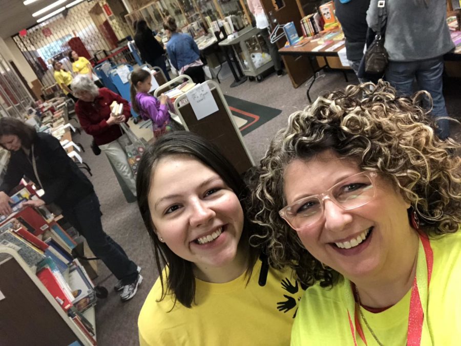 Teachers Stephanie Pommerening and Shelley Aaholm volunteer for the Helping Hands Art and Craft Fair 2018.
