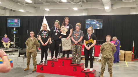 Senior Bella Mullally Reflects on Her First Powerlifting State Championship