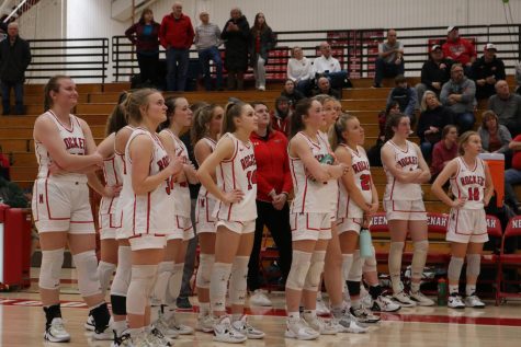 Girls Basketball Wins First Conference Title Since 1979