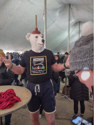 Powerlifters Persevere through Polar Plunge