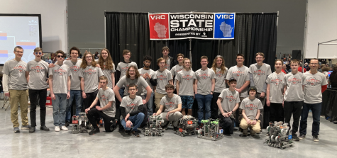 All five State competing VEX robotics from NHS